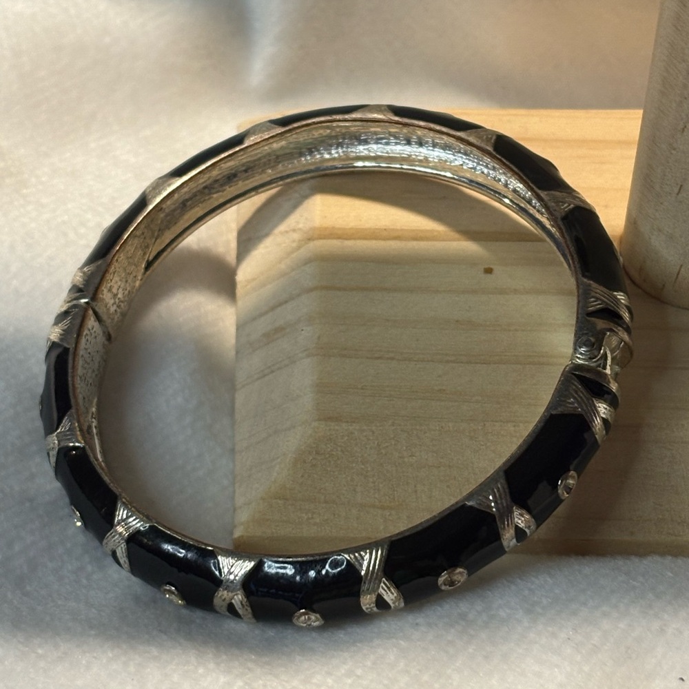 Chic Black and Silver Bangle
